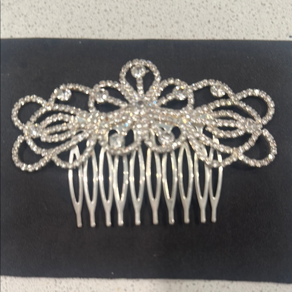 Elegant Silver Hair Comb